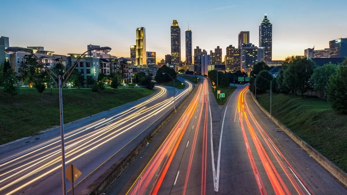 Cubo Itaú lança hub para apoiar startups brasileiras de mobilidade urbana