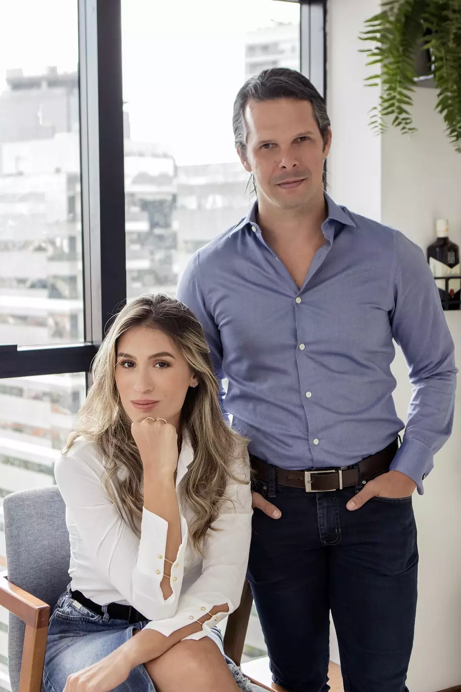 Foto da Mariana De Marchi e Sergio Costa, cofundadores e diretores-executivos da Taggie - Startups 