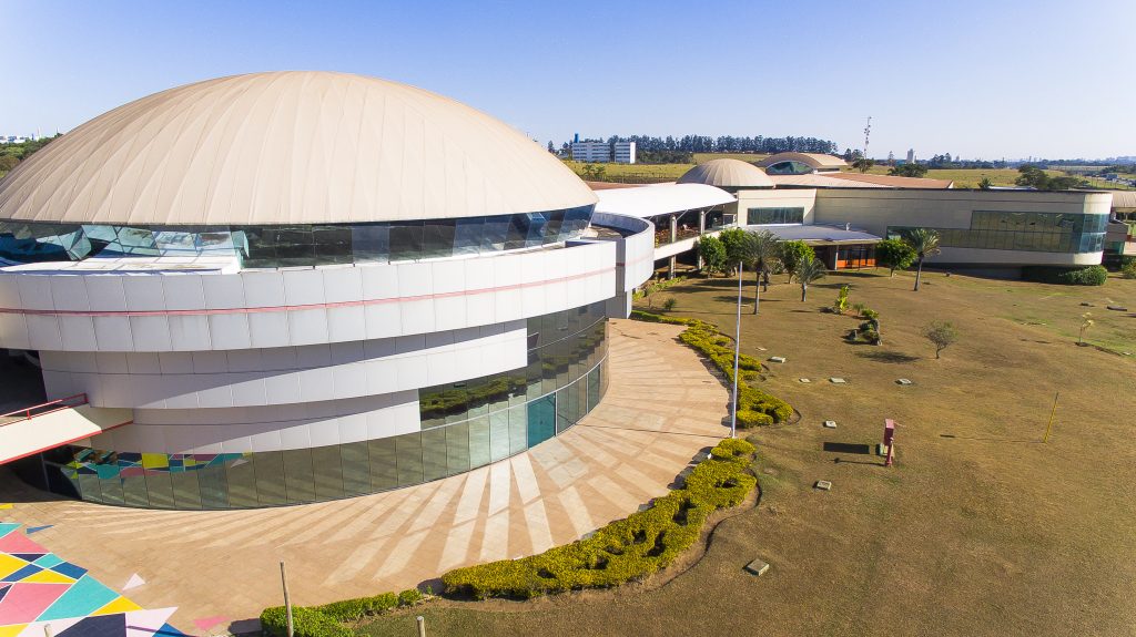 Foto externa das instalações do Parque Tecnológico de São José dos Campos - Startups