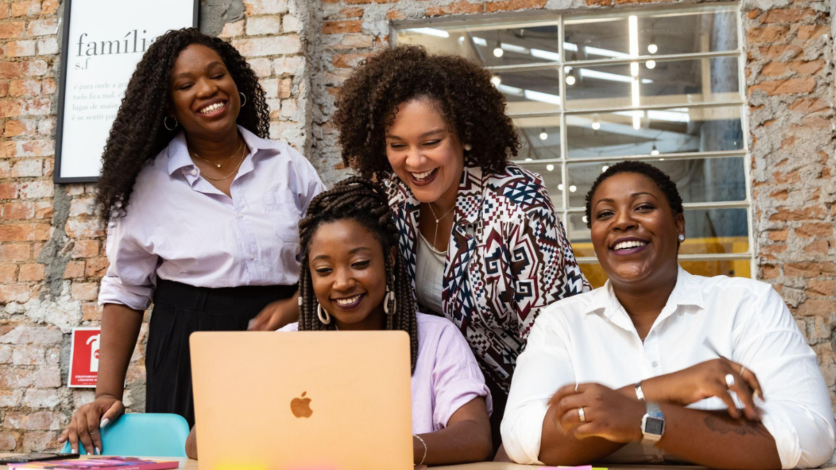 UXMP fecha com XP para inserir mulheres negras em tecnologia