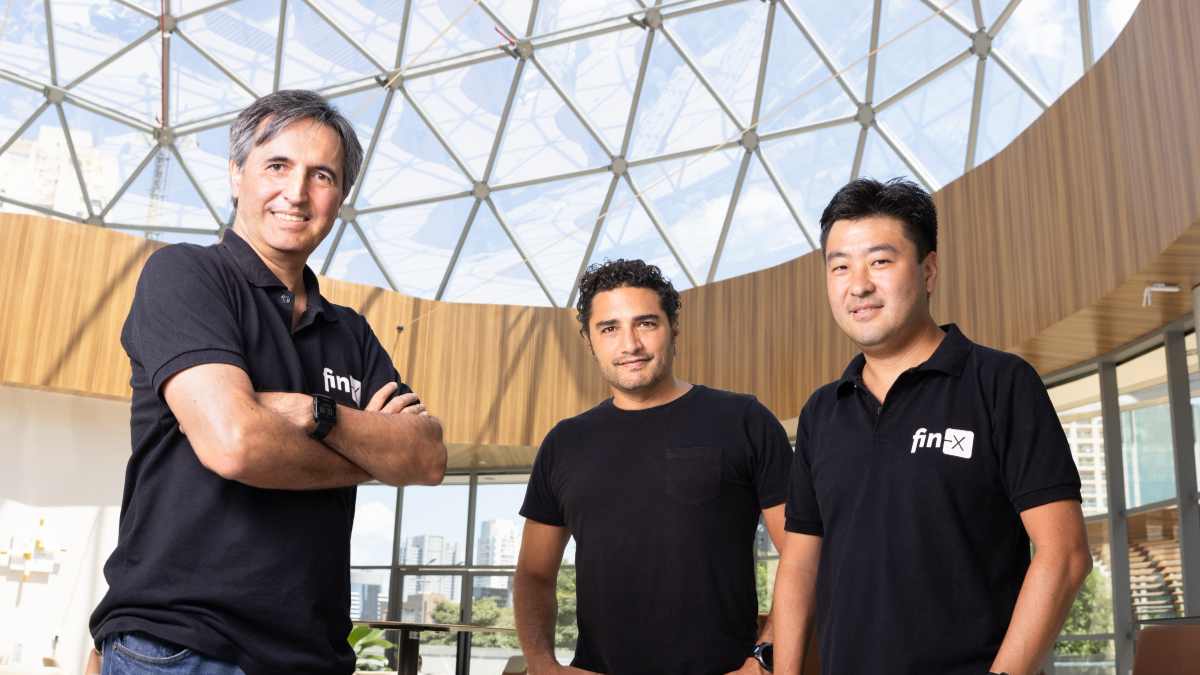 Sérgio Campangna, cofundador da Fin-X (à esq.); Romero Rodrigues, gestor do Headline XP; e Daniel Shiraishi, cofundador da Fin-X