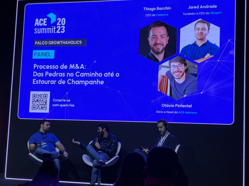 ACE Summit: Thiago Bacchin (Cadastra), Jared Andrade (QExpert) e Otávio Pimentel (ACE Advisors)