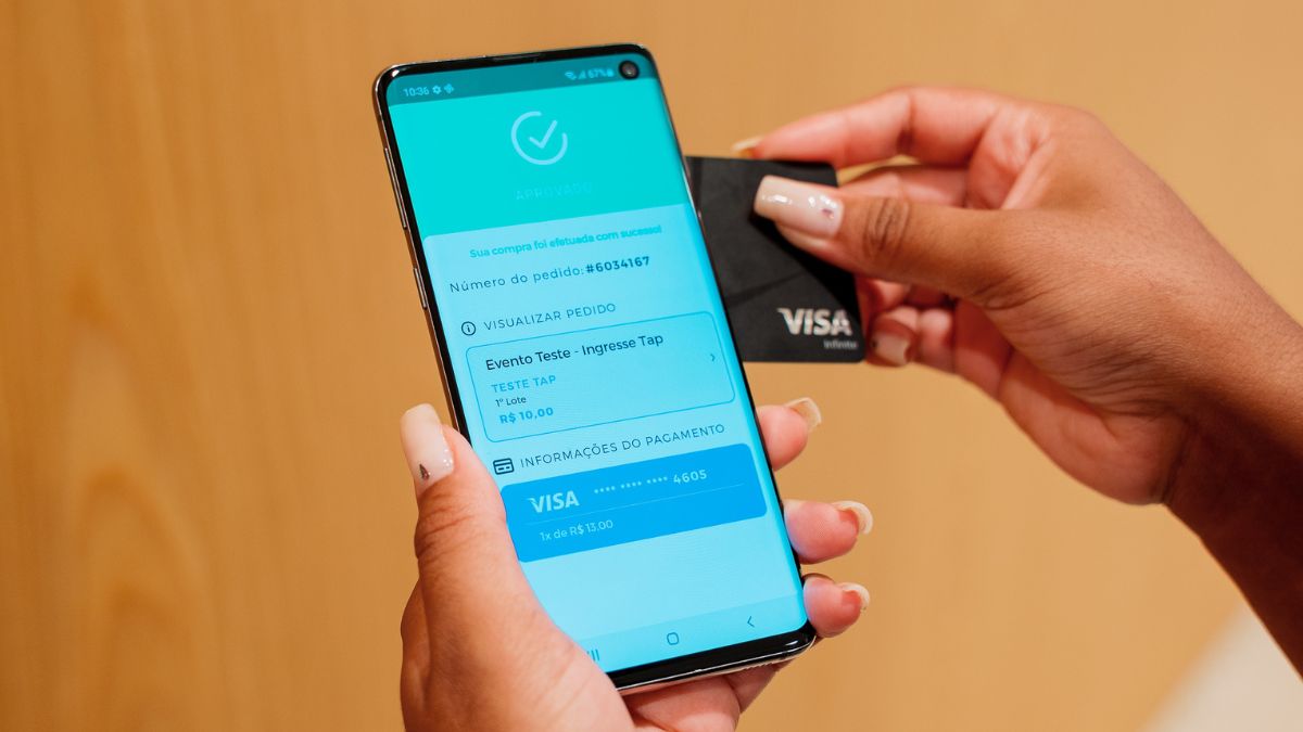 Visa lança solução de pagamentos por aproximação para compras online