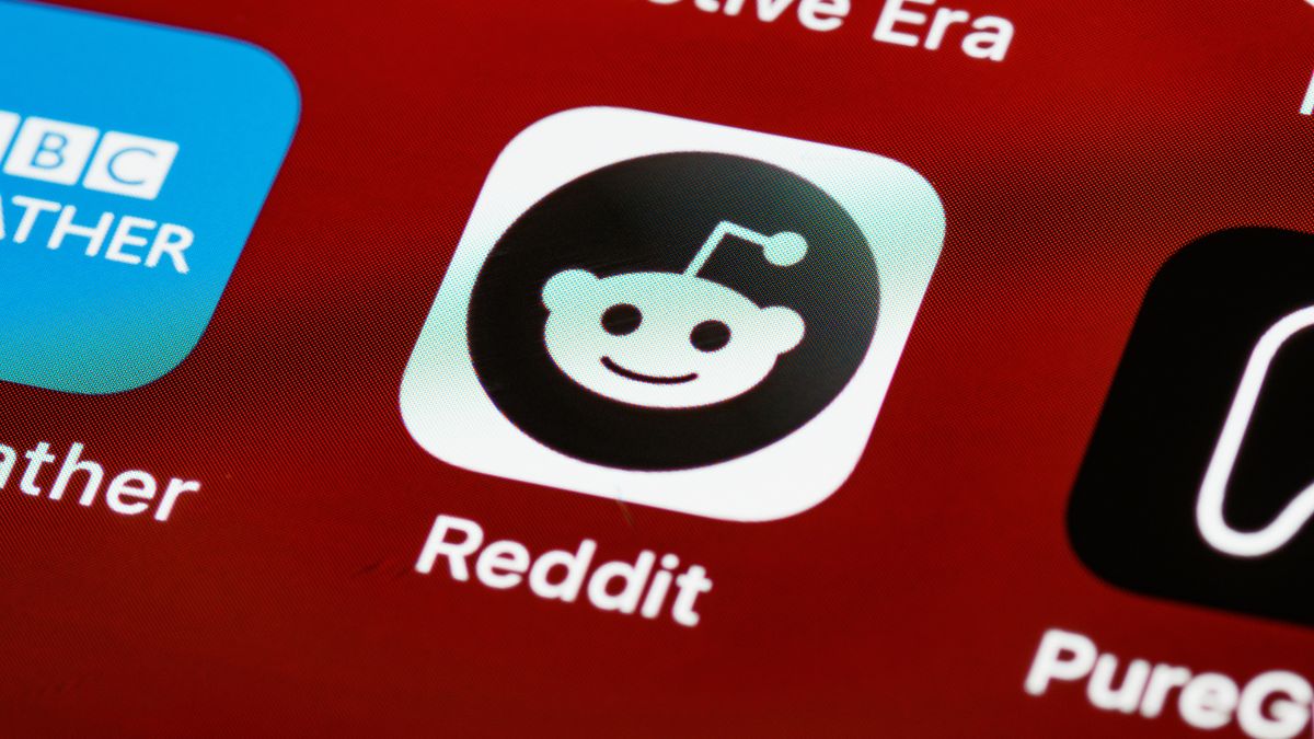 Reddit capta US$ 748M e precifica IPO com valuation de US$ 6,4B