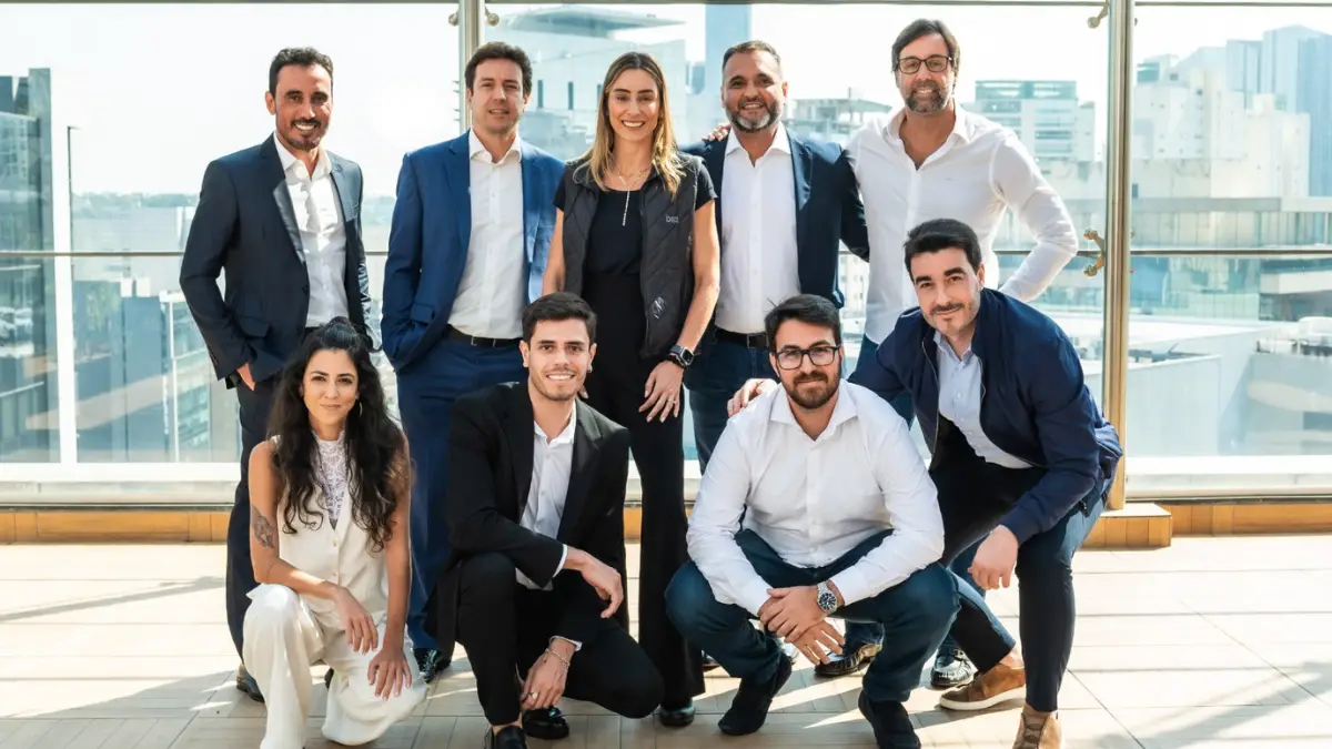 Henrique Borges (Co-CEO Young), Sergio Botrel (BPS), Juliana Pentagna Guimarães (diretora executiva de Corp&Dev do BS2), Daniel Barros (Co-CEO Young), Rodrigo Pentagna Guimarães (diretor executivo). Foto: divulgação